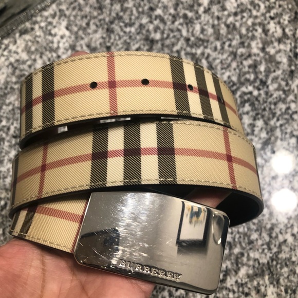 Authentic Burberry belt, with original box - Picture 1 of 5